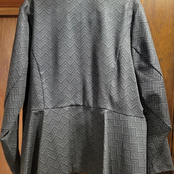 NWT TORRID Size 4 Studio Uptown Prem. Ponte Black Chevron Stretch Peplum Blazer - Picture 6 of 8